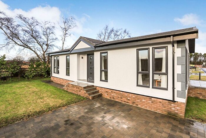 2 Bedroom Mobile/park Home For Sale In Elvington Lane, Elvington, York, YO41