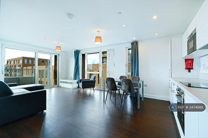 3 Bedroom Flat To Rent In Marner Point, Bromley-By-Bow, E3