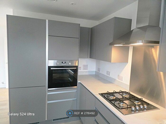 2 Bedroom Flat To Rent In Tiltman Avenue, Greenhithe Kent, DA9