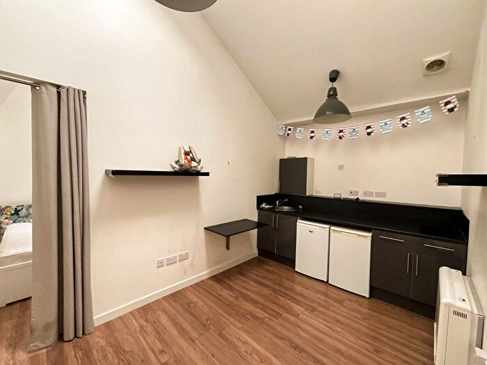 1 Bedroom Studio To Rent In Flat City Gate, - St. Sepulchre Gate, Doncaster, DN1