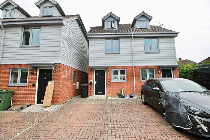 3 Bedroom Semi-Detached House For Sale In Fir Tree Court, Maidstone, ME17