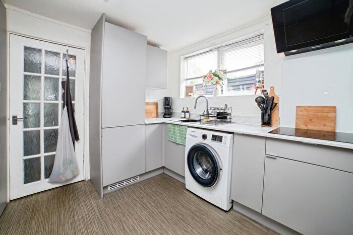 3 Bedroom End Of Terrace House For Sale In Meden Bank, Stanton Hill, Sutton-in-Ashfield, Nottinghamshire, NG17