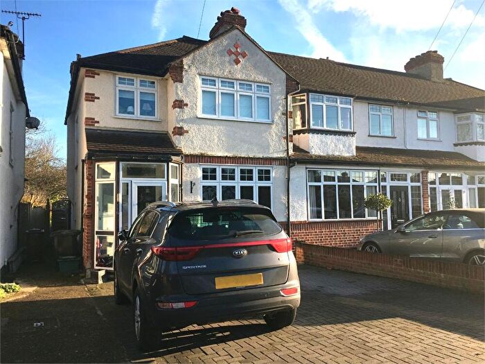3 Bedroom Semi Detached House To Rent In West Ewell, Epsom, KT19