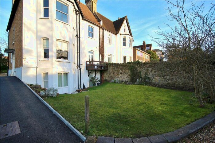 1 Bedroom Flat To Rent In Sydney Road, Guildford, Surrey, GU1