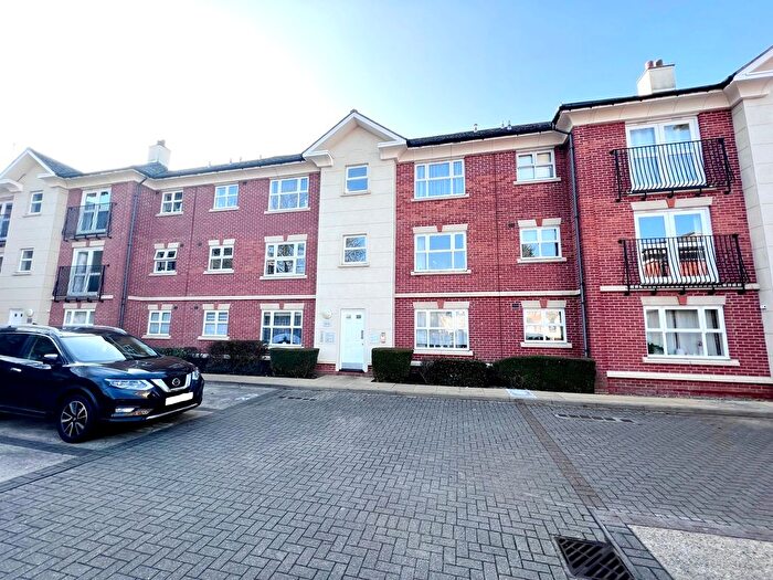 1 Bedroom Flat For Sale In Stapleford Close, Chelmsford, Essex, CM2