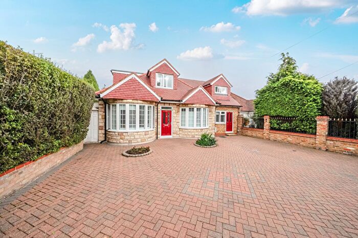 5 Bedroom Detached House For Sale In Napsbury Lane, St. Albans, AL1