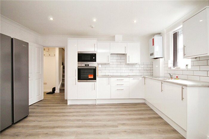 2 Bedroom Flat To Rent In Parchmore Road, Thornton Heath, CR7