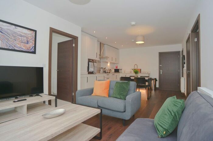 2 Bedroom Flat To Rent In Victoria Avenue, Southend-On-Sea, SS2