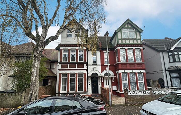 7 Bedroom Property For Sale In Conway Road, Luton, Bedfordshire, LU4