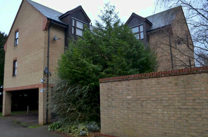 2 Bedroom Apartment To Rent In Lawns Court, Royston, SG8