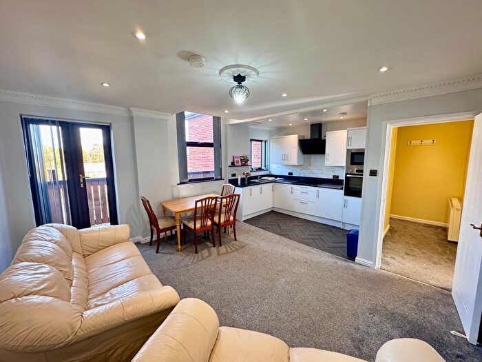 2 Bedroom Flat To Rent In Leen Court The Stretton, Nottingham, NG7