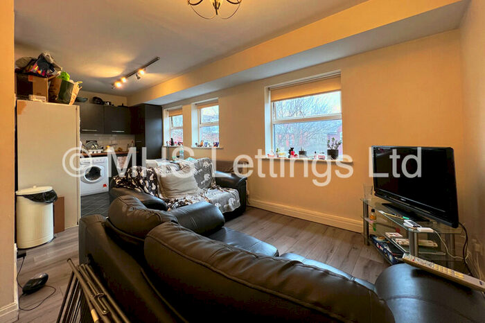 3 Bedroom Apartment To Rent In Flat, Welton Road, Leeds, LS6