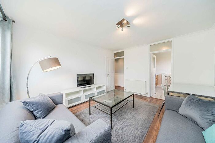 1 Bedroom Flat To Rent In Queensdale Crescent, Holland Park, W11