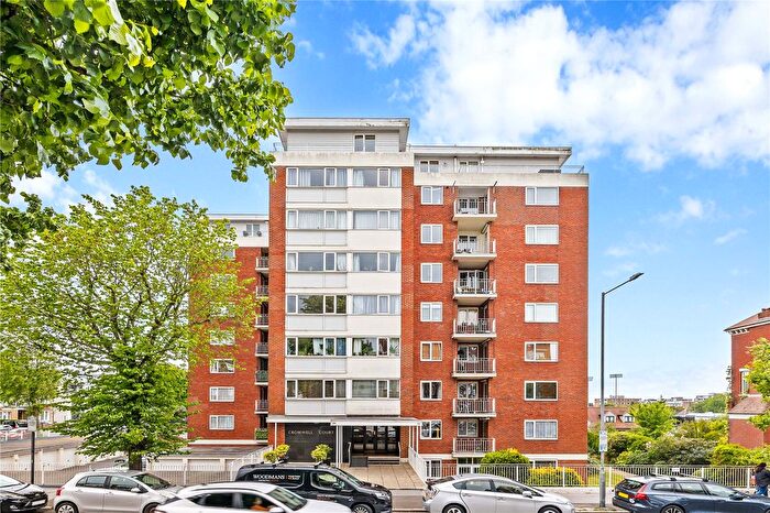 2 Bedroom Flat For Sale In Cromwell Road, Hove, East Sussex, BN3
