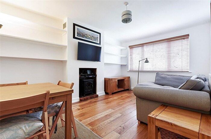 2 Bedroom Apartment For Sale In Meadowview Road, Catford, SE6