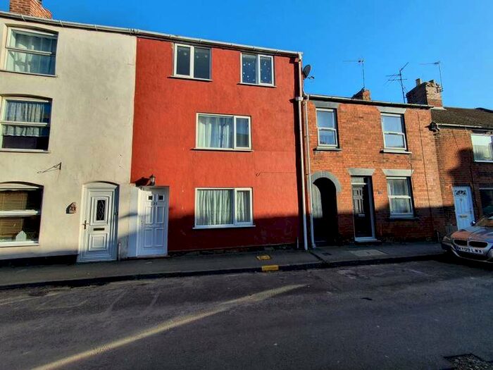 4 Bedroom House To Rent In Norfolk Place, Boston, PE21