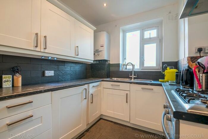 3 Bedroom Flat To Rent In Valentine Court, Perry Vale, Forest Hill, London, SE23