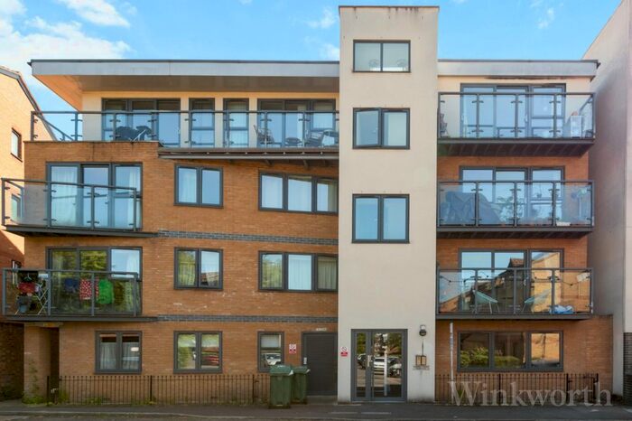 2 Bedroom Flat To Rent In Regency Court, Glenville Grove, London, SE8