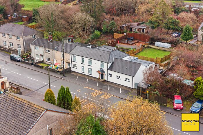 4 Bedroom End Terrace House For Sale In Cwmamman Road, Ammanford, Carmarthenshire, SA18