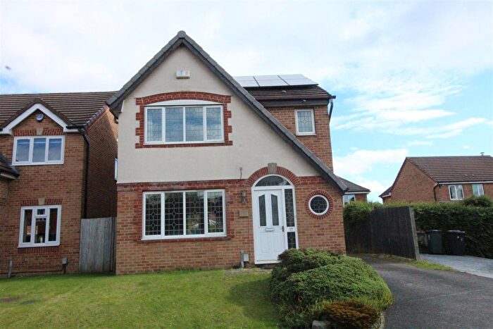 3 Bedroom Detached House To Rent In Priestley Gardens, Heckmondwike, WF16
