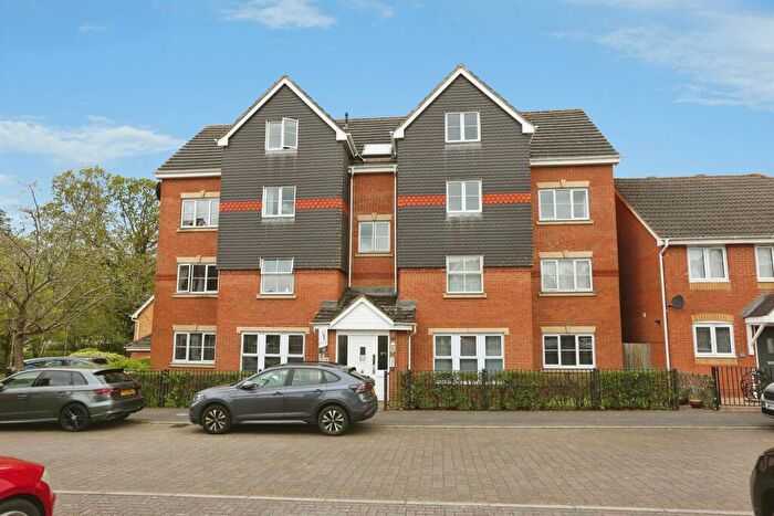 2 Bedroom Flat For Sale In Fawn Crescent, Hedge End, Southampton, SO30