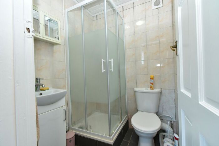 1 Bedroom Studio To Rent In Hardwicke Avenue, Heston, Hounslow, TW5