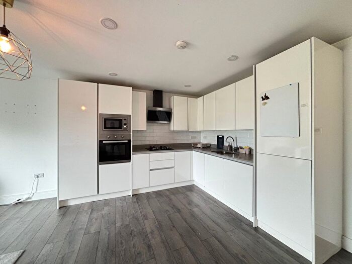 1 Bedroom Flat To Rent In Flat - Llanover Road, Wembley, HA9