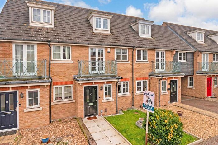 3 Bedroom Terraced House For Sale In Samphire Way, St Mary's Island, Chatham, Kent, ME4