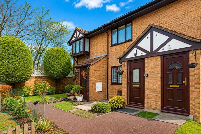 1 Bedroom Property To Rent In Rotherwood Close, London, SW20