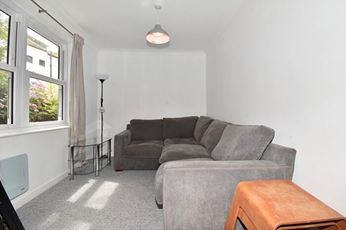 2 Bedroom Flat To Rent In Fish Strand Hill, Falmouth, TR11