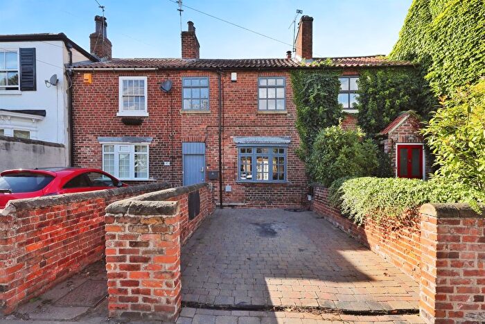 2 Bedroom Cottage For Sale In Station Road, Bawtry, Doncaster, DN10