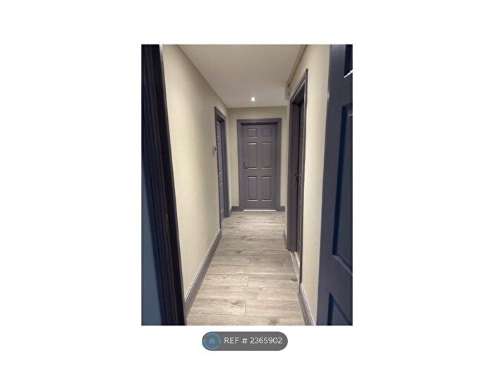 2 Bedroom Flat To Rent In Harrison House, Ilford, IG3