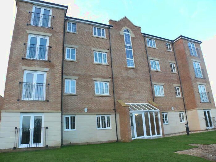 2 Bedroom Flat To Rent In Sandhill Close, Bradford, BD8