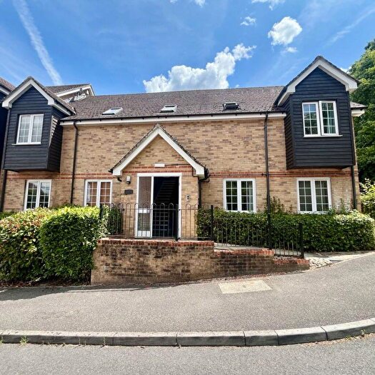 2 Bedroom Flat To Rent In Lamtarra Way, Newbury, RG14