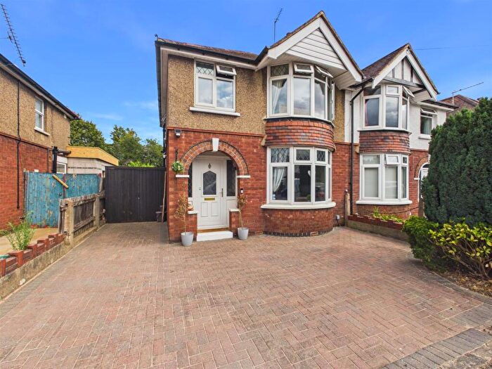 3 Bedroom Semi Detached House For Sale In Grasmere Road, Longlevens, Gloucester, GL2