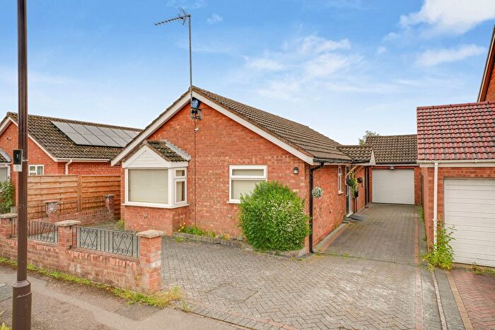 2 Bedroom Bungalow For Sale In Abbey Way, Bradville, Milton Keynes, MK13