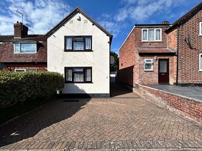 2 Bedroom End Of Terrace House For Sale In Winster Drive, Thurmaston, Leicester, LE4