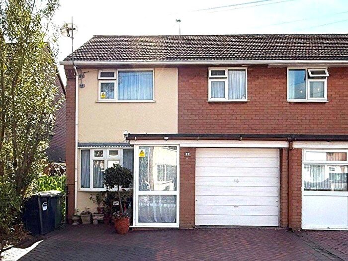 3 Bedroom Semi-detached House For Sale In Riverdale Road, Shrewsbury, Shropshire, SY2