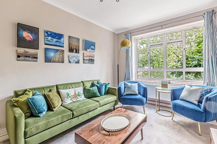 2 Bedroom Flat To Rent In Battersea, SW11