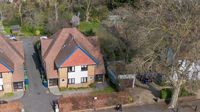 2 Bedroom Flat For Sale In Davenant Road, Davenant Court, OX2