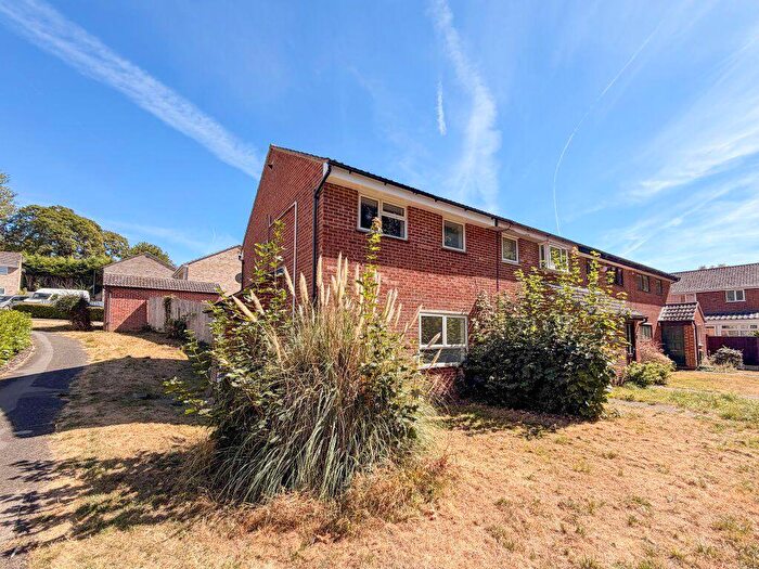3 Bedroom House To Rent In Springwood Court, Watermeadow, Northampton, NN3