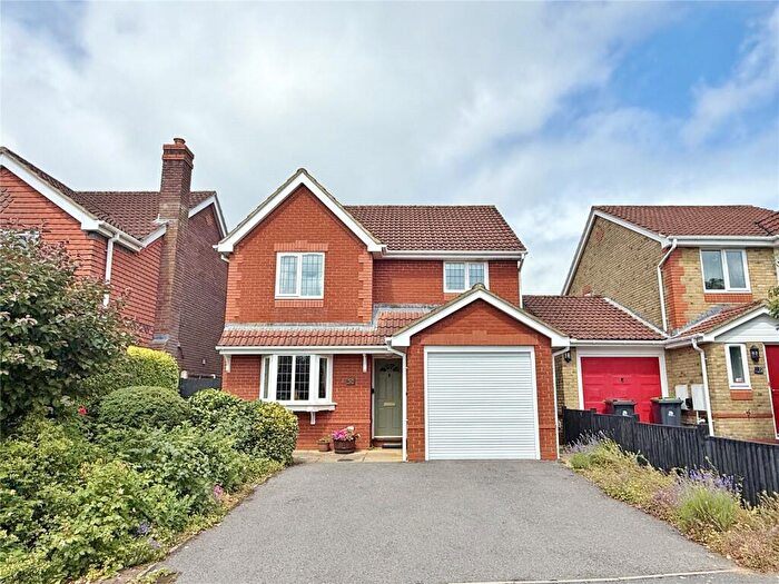 3 Bedroom Detached House For Sale In Shires Mead, Verwood, Dorset, BH31