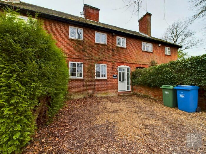 2 Bedroom Detached House To Rent In Goose Corner, Hayley Green, Warfield, Bracknell, RG42