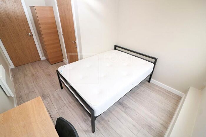 Flat To Rent In Colonnade House, Sunbridge Rd, Bradford, BD1
