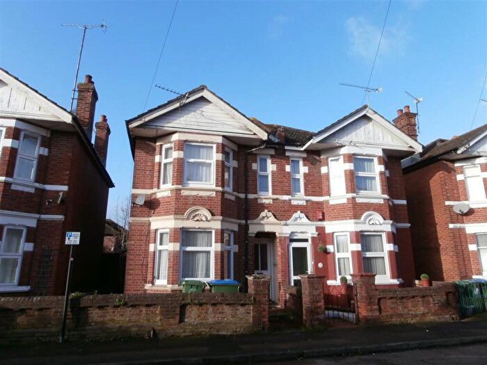 4 Bedroom Semi-Detached House To Rent In Devonshire Road, Southampton, SO15