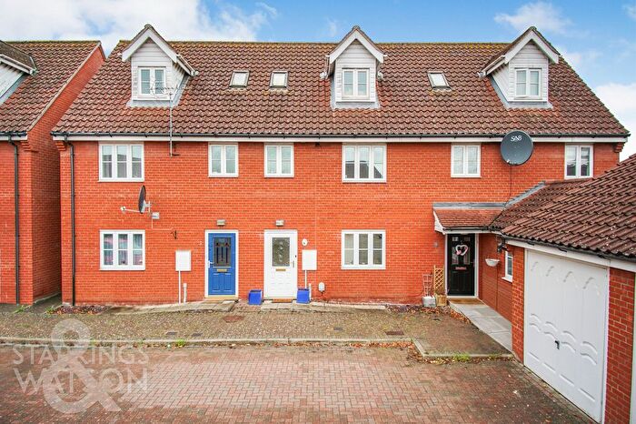 3 Bedroom Town House For Sale In Rose Terrace, Diss, IP22