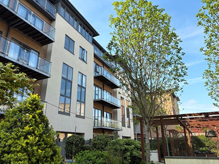 1 Bedroom Apartment For Sale In Maumbury Gardens, Dorchester, DT1