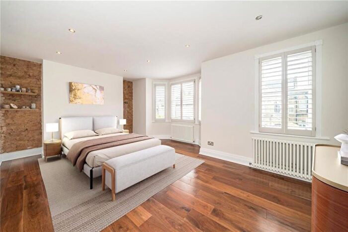 5 Bedroom Terraced House To Rent In Belleville Road, Between The Commons, SW11