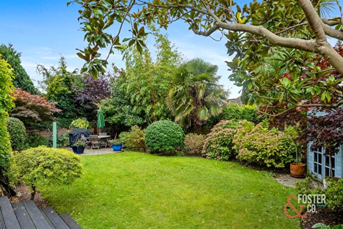 5 Bedroom Detached House For Sale In Surrenden Crescent, Brighton, BN1