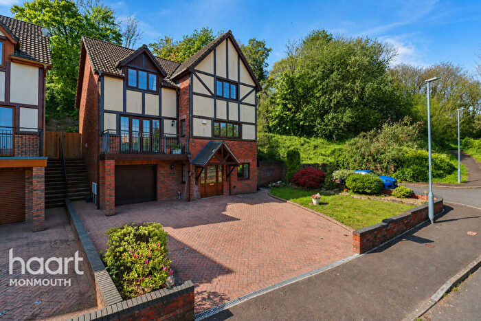 4 Bedroom Detached House For Sale In Meadow Walk, Chepstow, NP16
